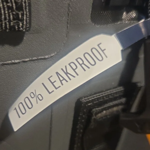 NEW YETI Charcoal Soft Cooler 8 - Picture 4 of 7